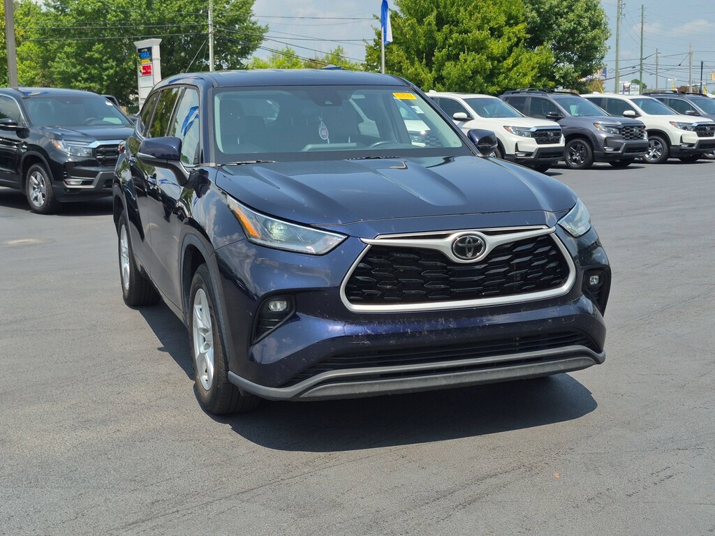 Used 2021 Toyota Highlander LE SUV