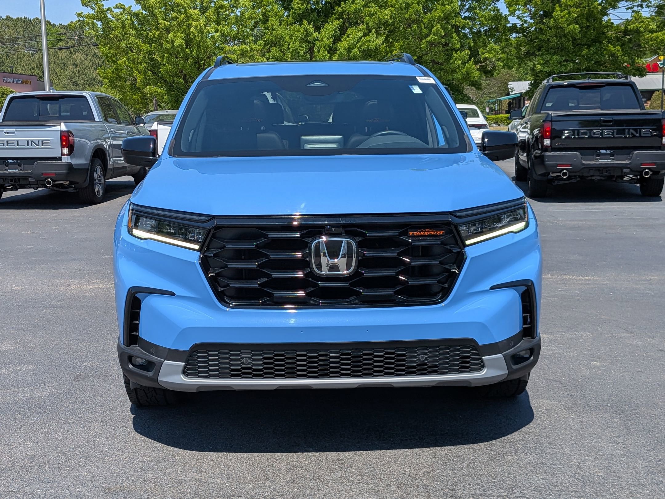 2023 Honda Pilot TrailSport photo 2