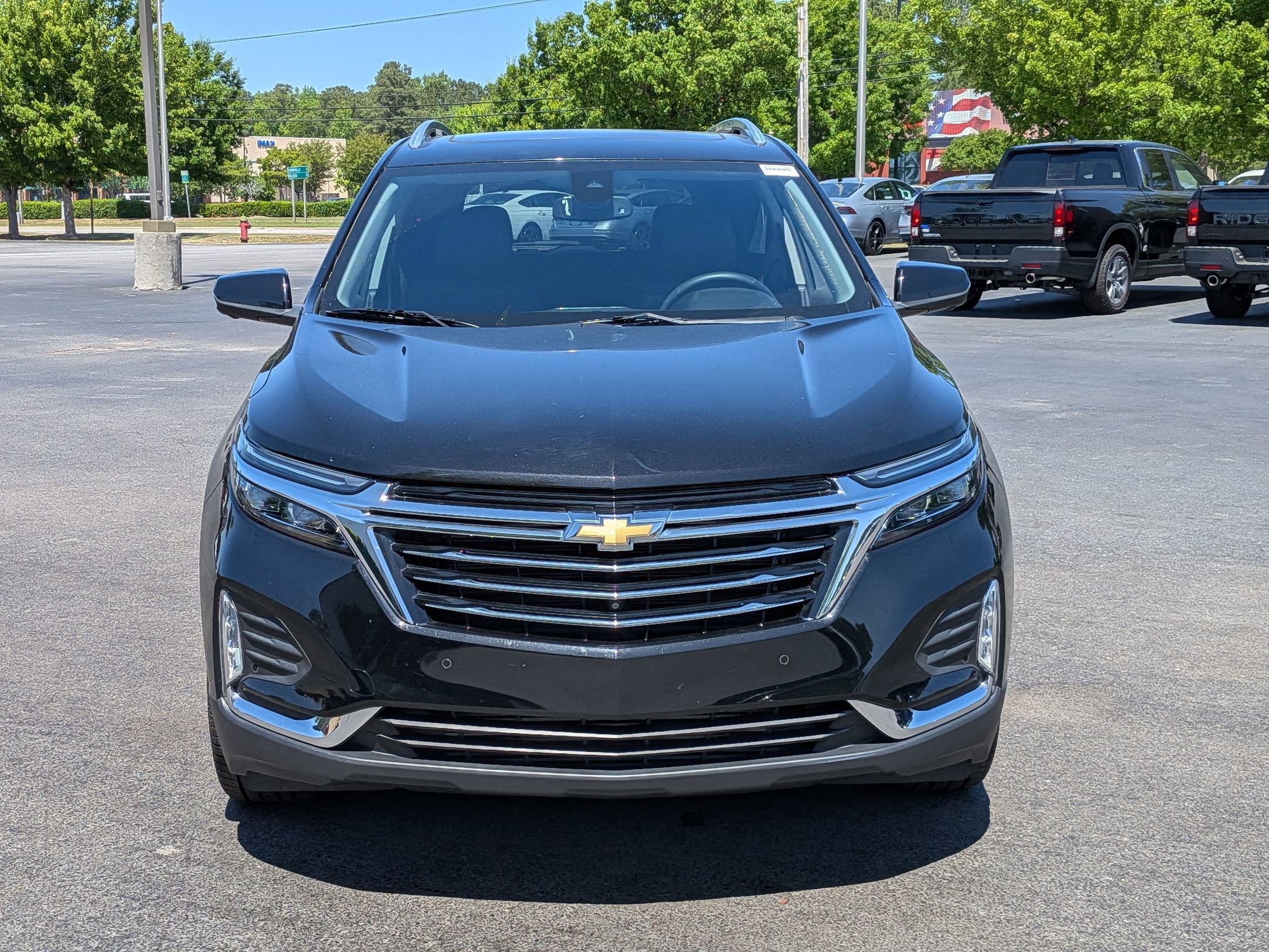 2023 Chevrolet Equinox Premier photo 2