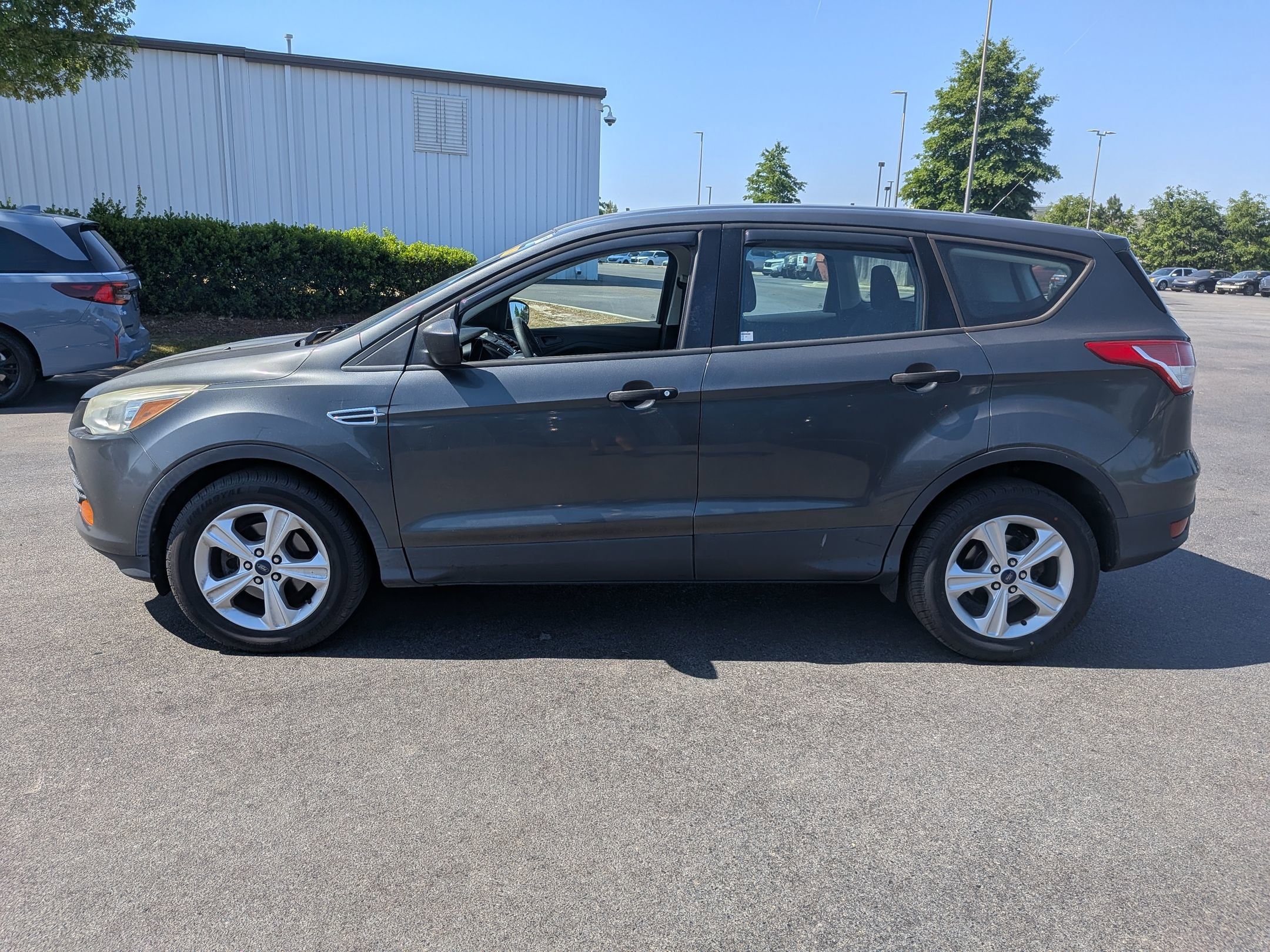 2016 Ford Escape S photo 6