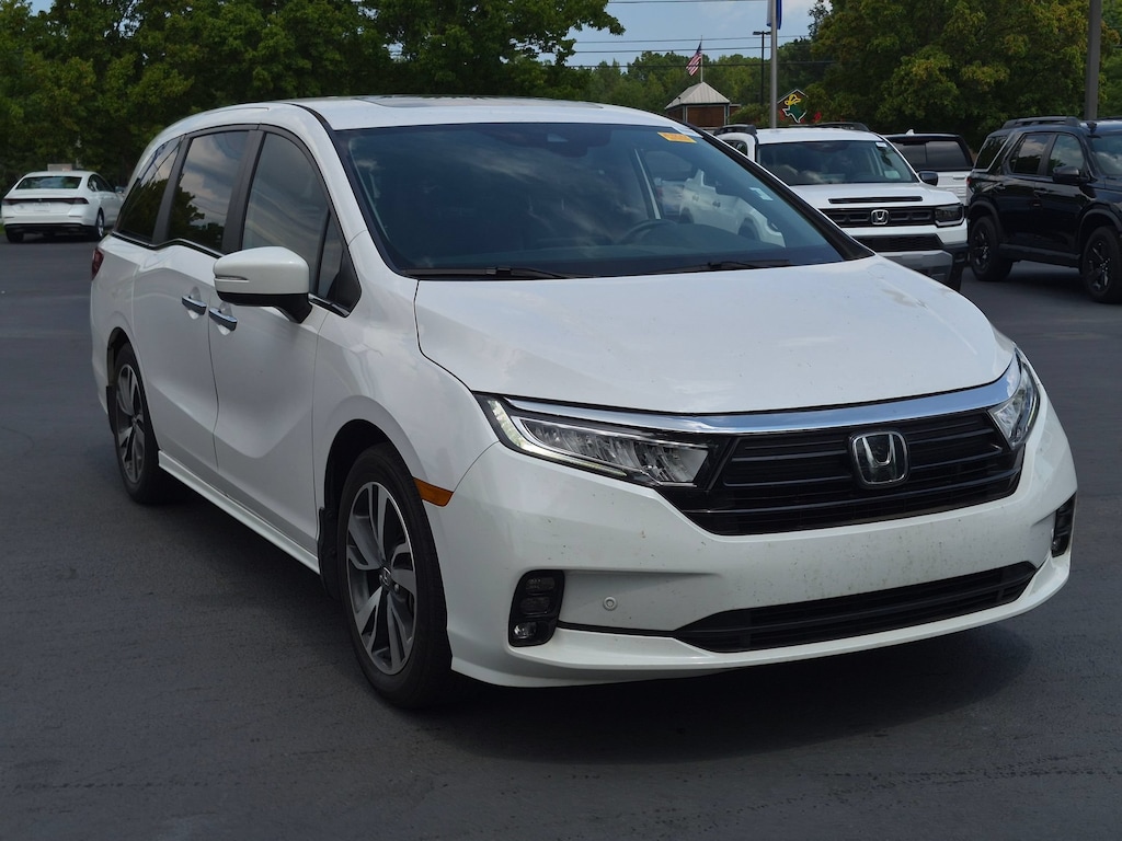 Certified 2024 Honda Odyssey Touring Van