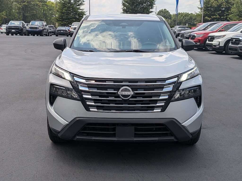 Used 2024 Nissan Rogue S SUV
