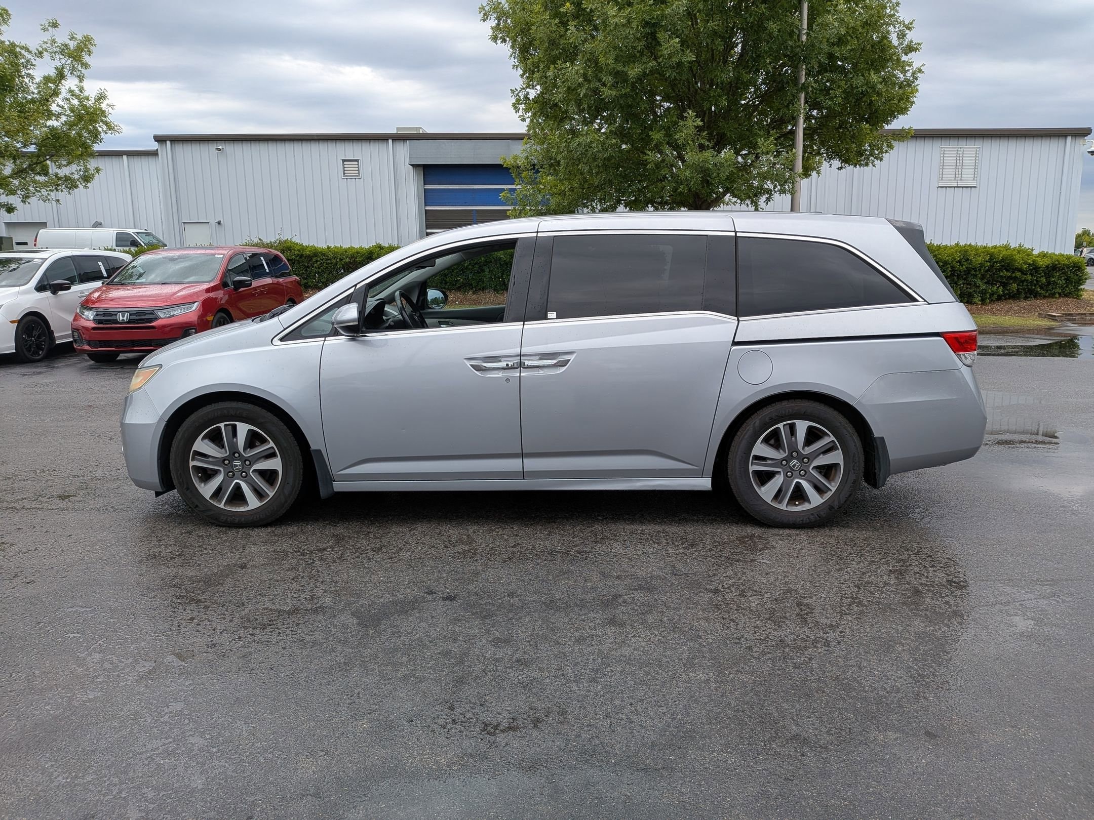 2016 Honda Odyssey Touring Elite photo 6