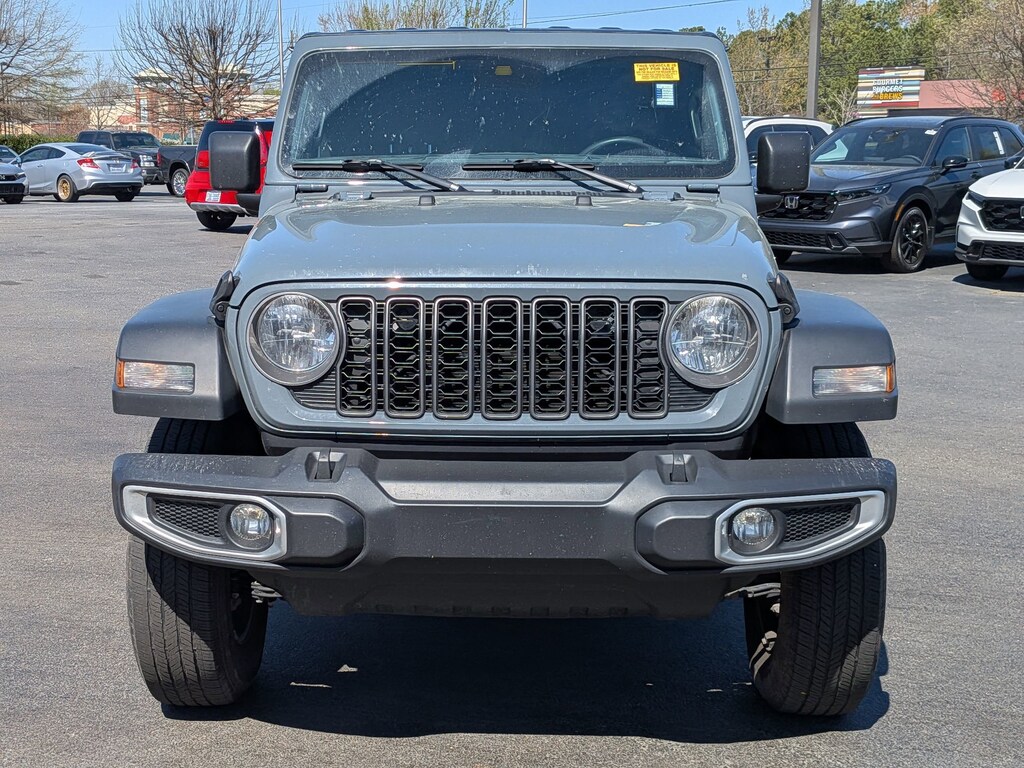 Used 2025 Jeep Gladiator Sport Truck Crew Cab