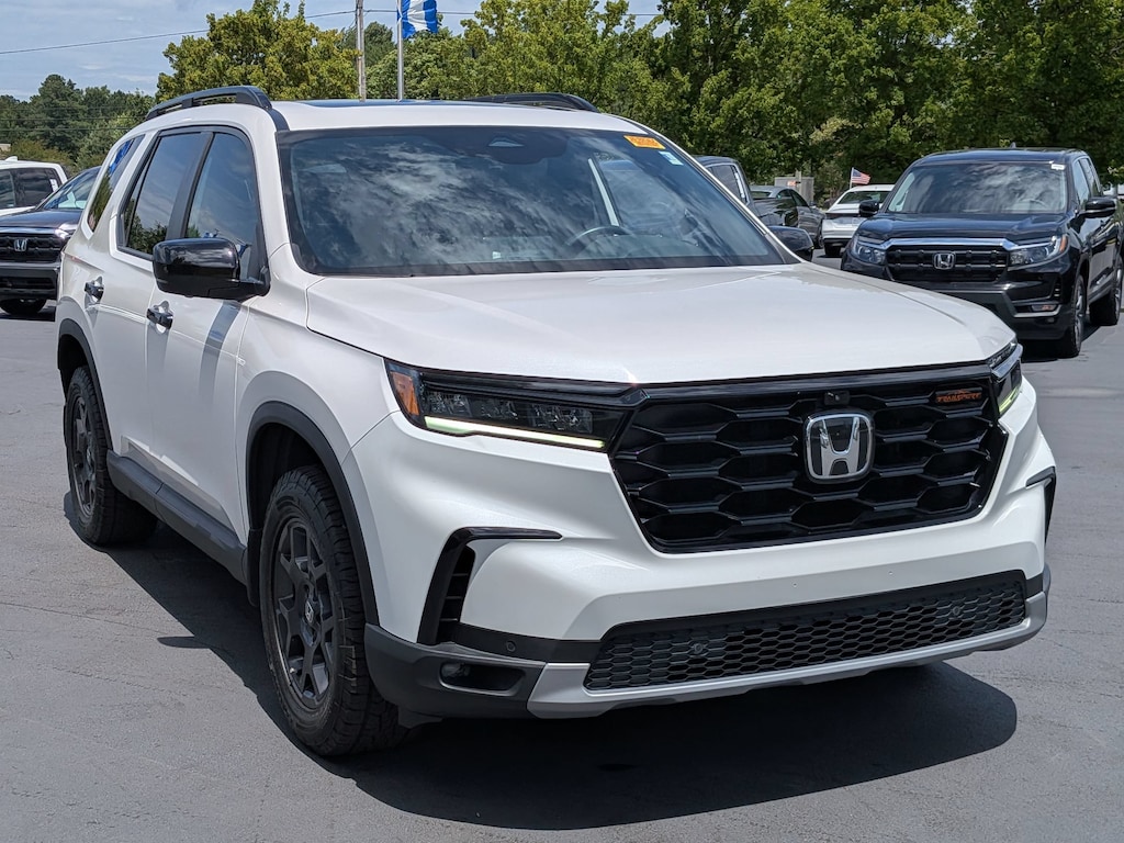 Certified 2025 Honda Pilot TrailSport SUV
