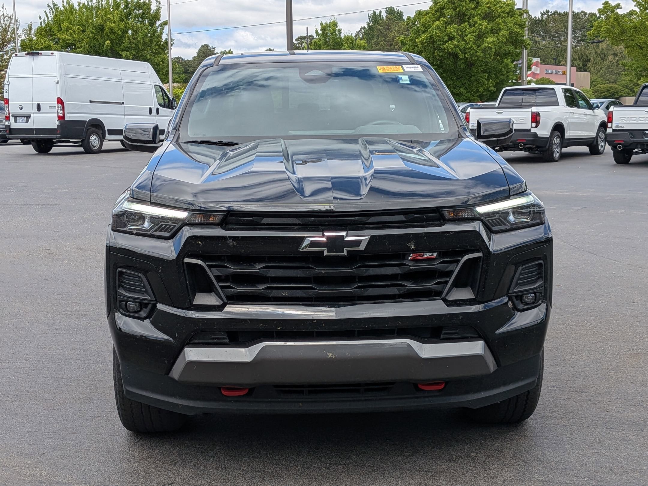2023 Chevrolet Colorado Z71 photo 2
