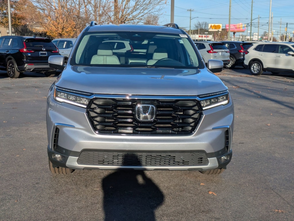Certified 2025 Honda Pilot Touring SUV