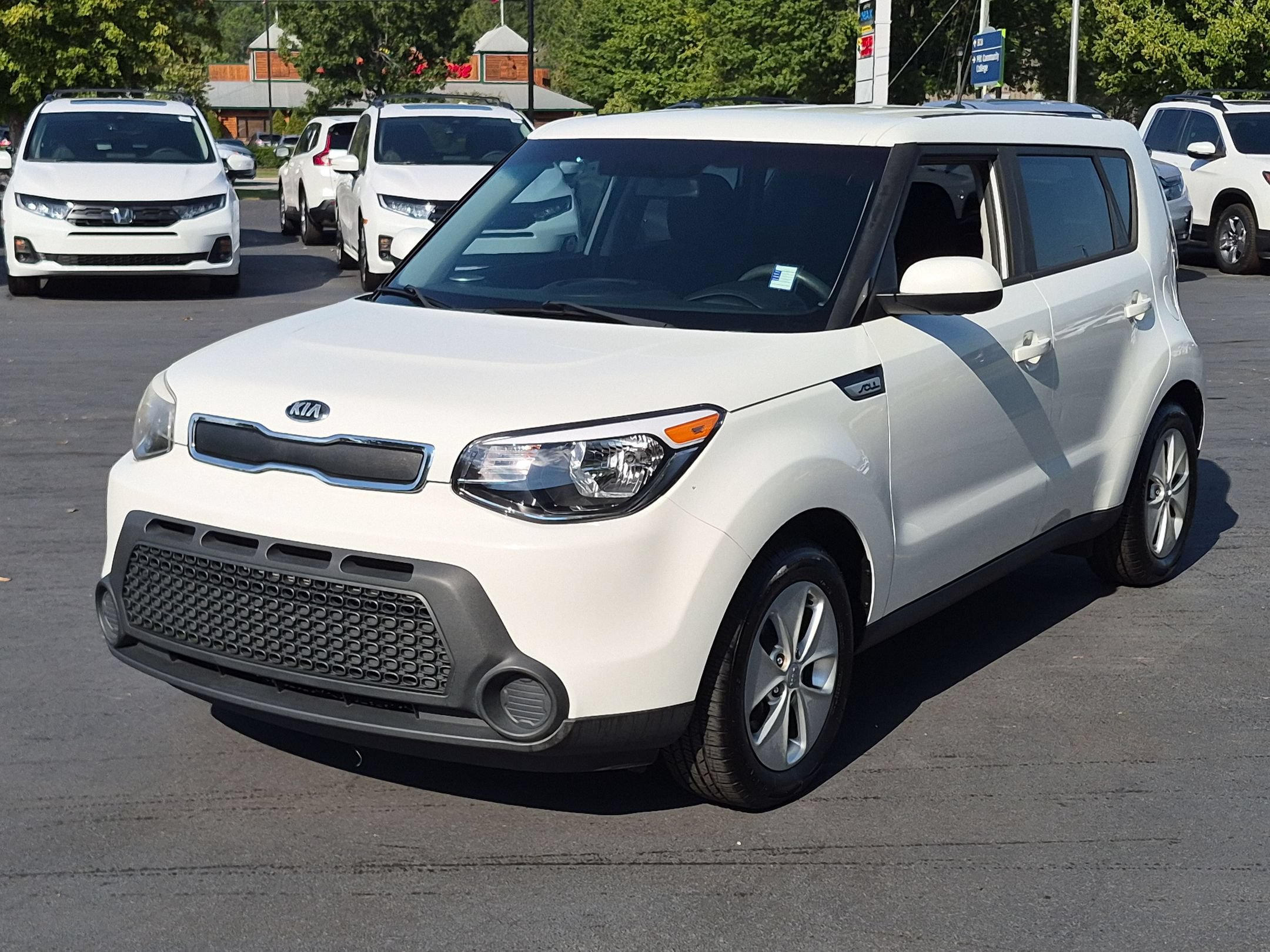 Used 2016 Kia Soul Base FWD Hatchback