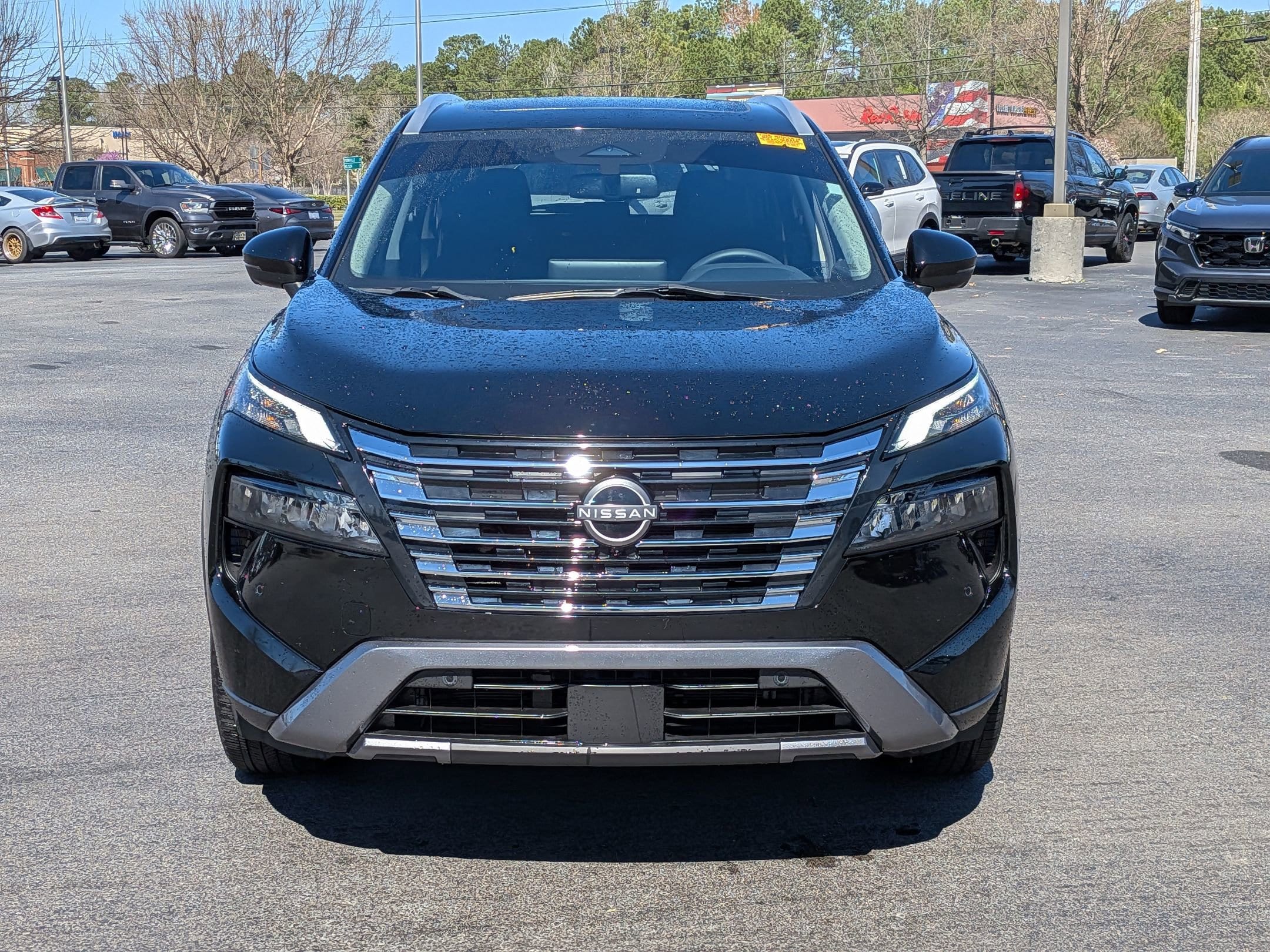 2024 Nissan Rogue SL photo 2
