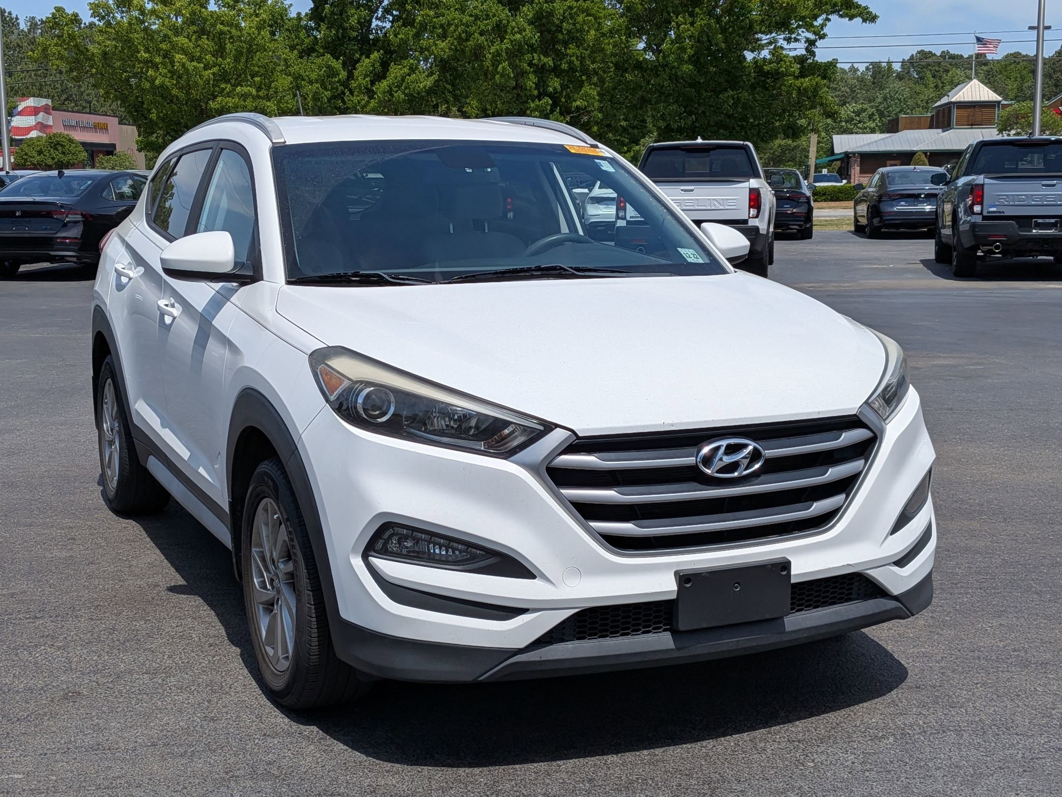 2017 Hyundai Tucson SE photo 2