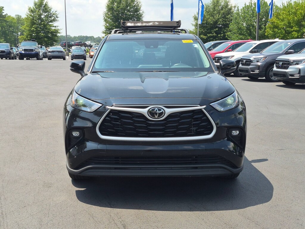 Used 2024 Toyota Highlander LE SUV
