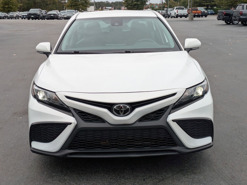 Used 2022 Toyota Camry SE Sedan