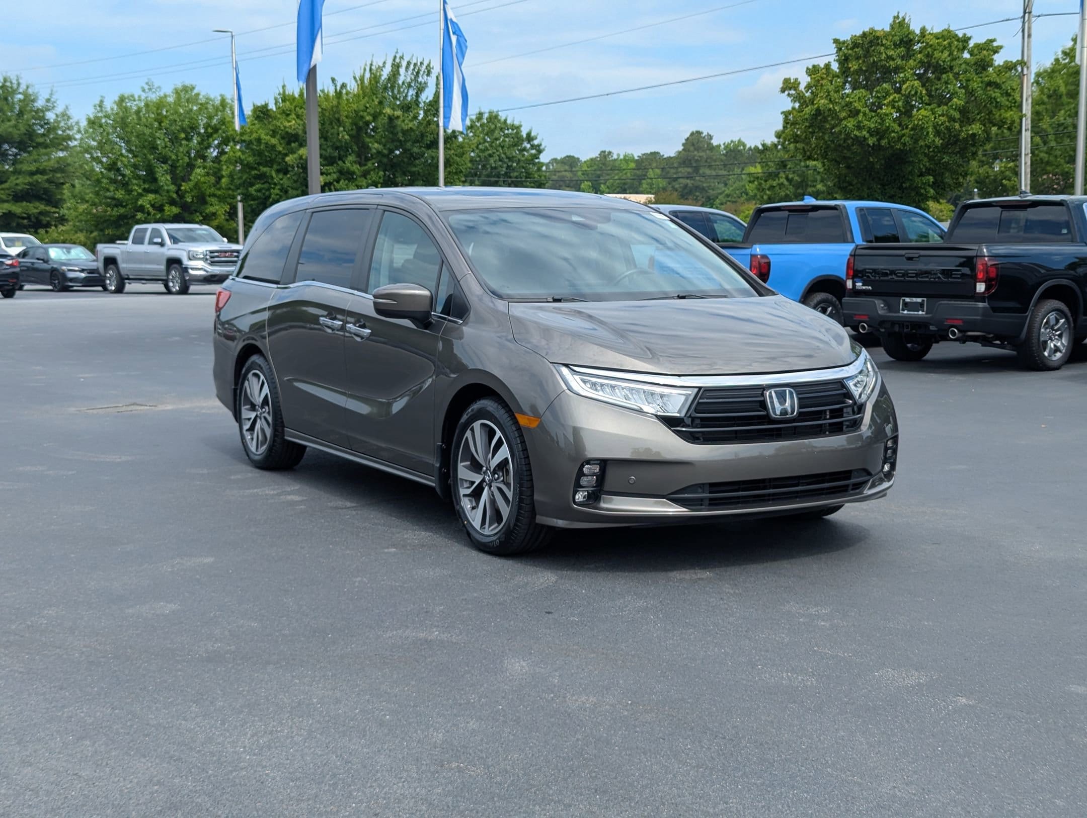 Certified 2022 Honda Odyssey Touring with VIN 5FNRL6H81NB054623 for sale in Greenville, NC