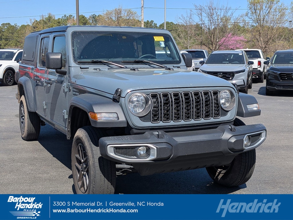 Used 2025 Jeep Gladiator Sport Truck Crew Cab