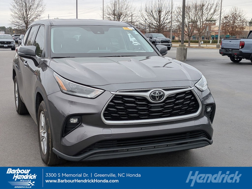 Used 2021 Toyota Highlander LE SUV