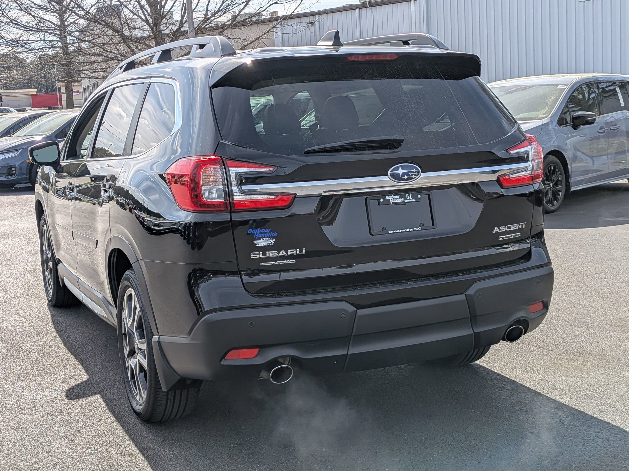 2025 Subaru Ascent Limited 7-Passenger photo 5