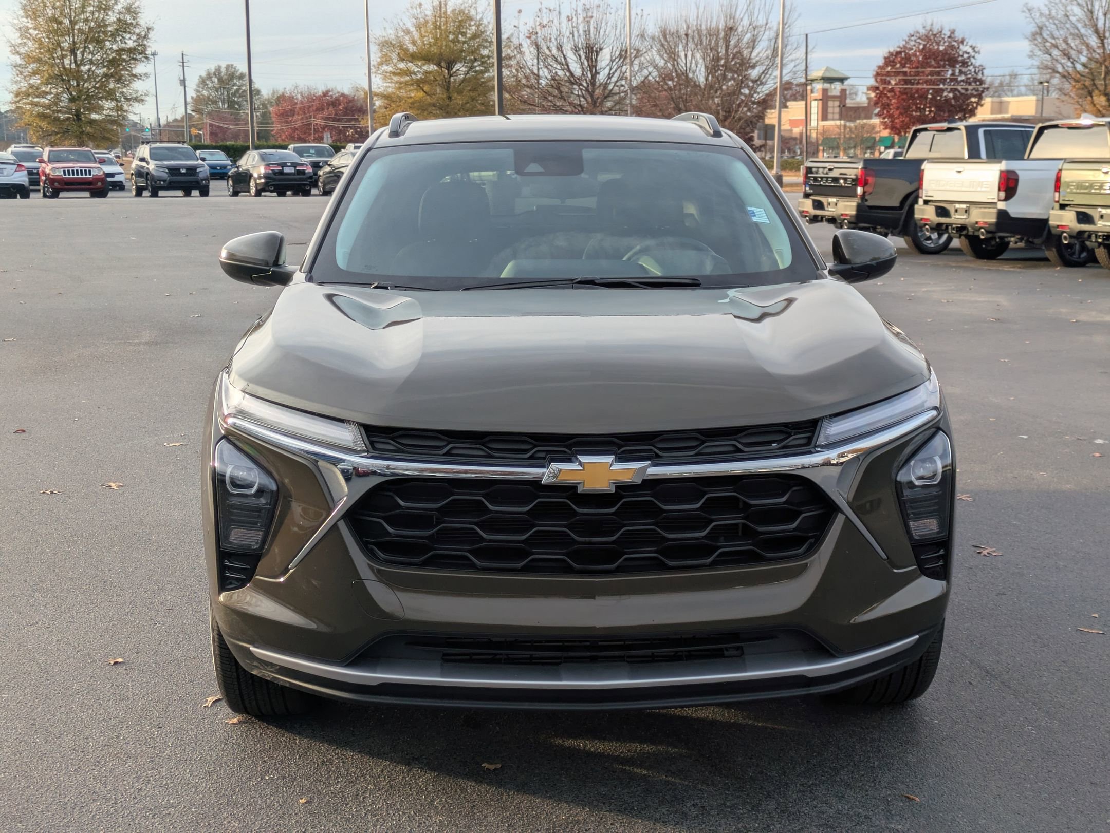 2024 Chevrolet Trax LT photo 2