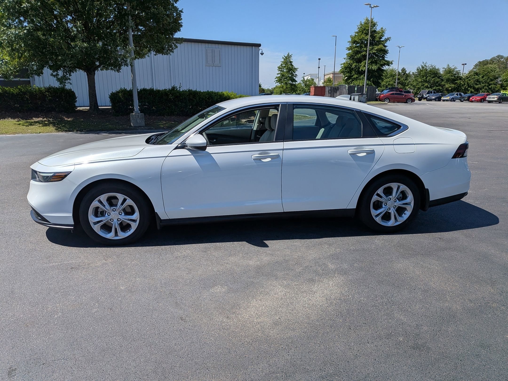 2025 Honda Accord LX photo 5