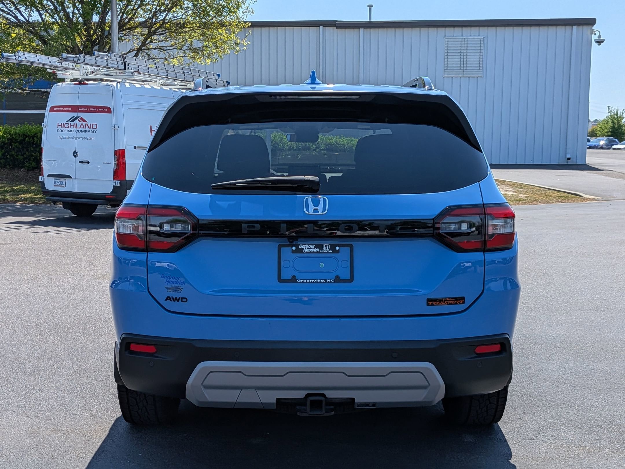 2023 Honda Pilot TrailSport photo 3