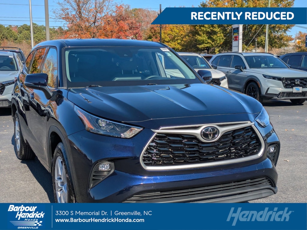 Used 2022 Toyota Highlander LE SUV