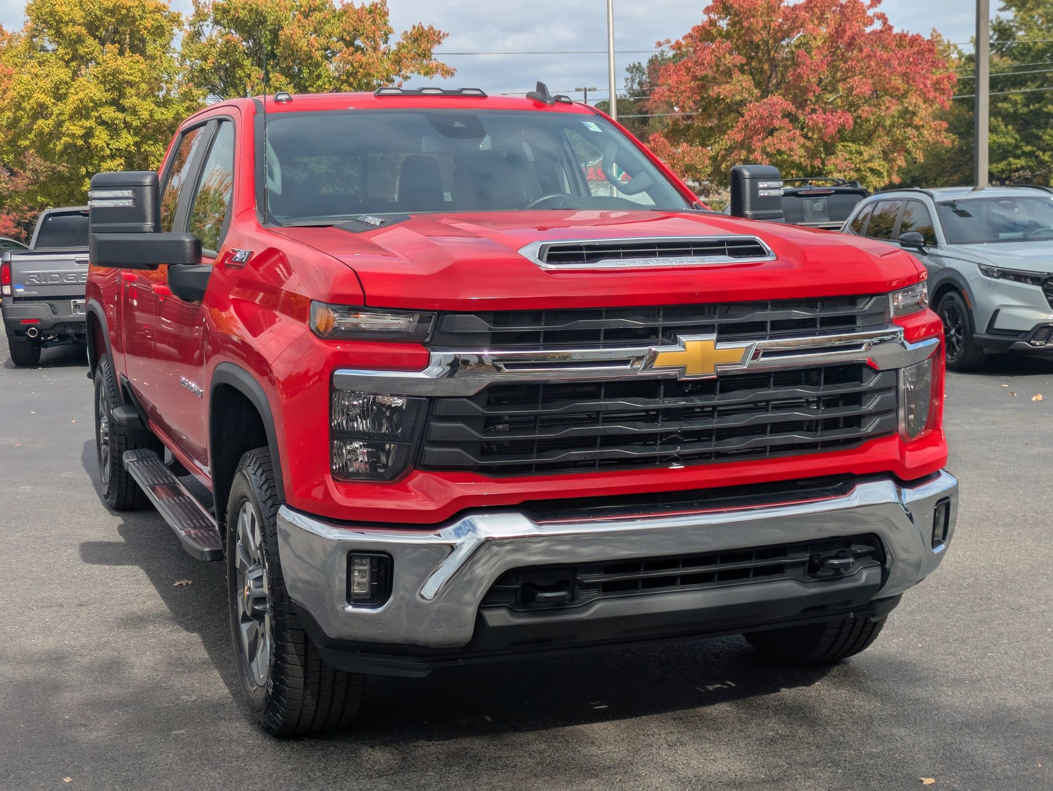 2024 Chevrolet Silverado 2500HD LT photo 2