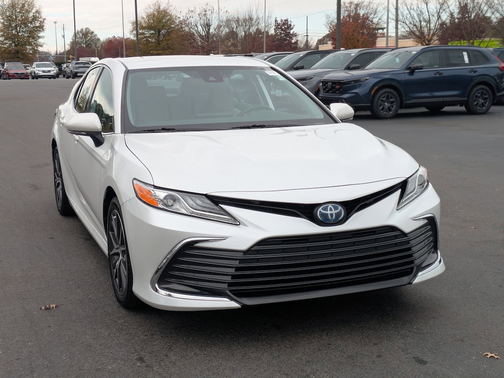 Used 2022 Toyota Camry Hybrid XLE Sedan