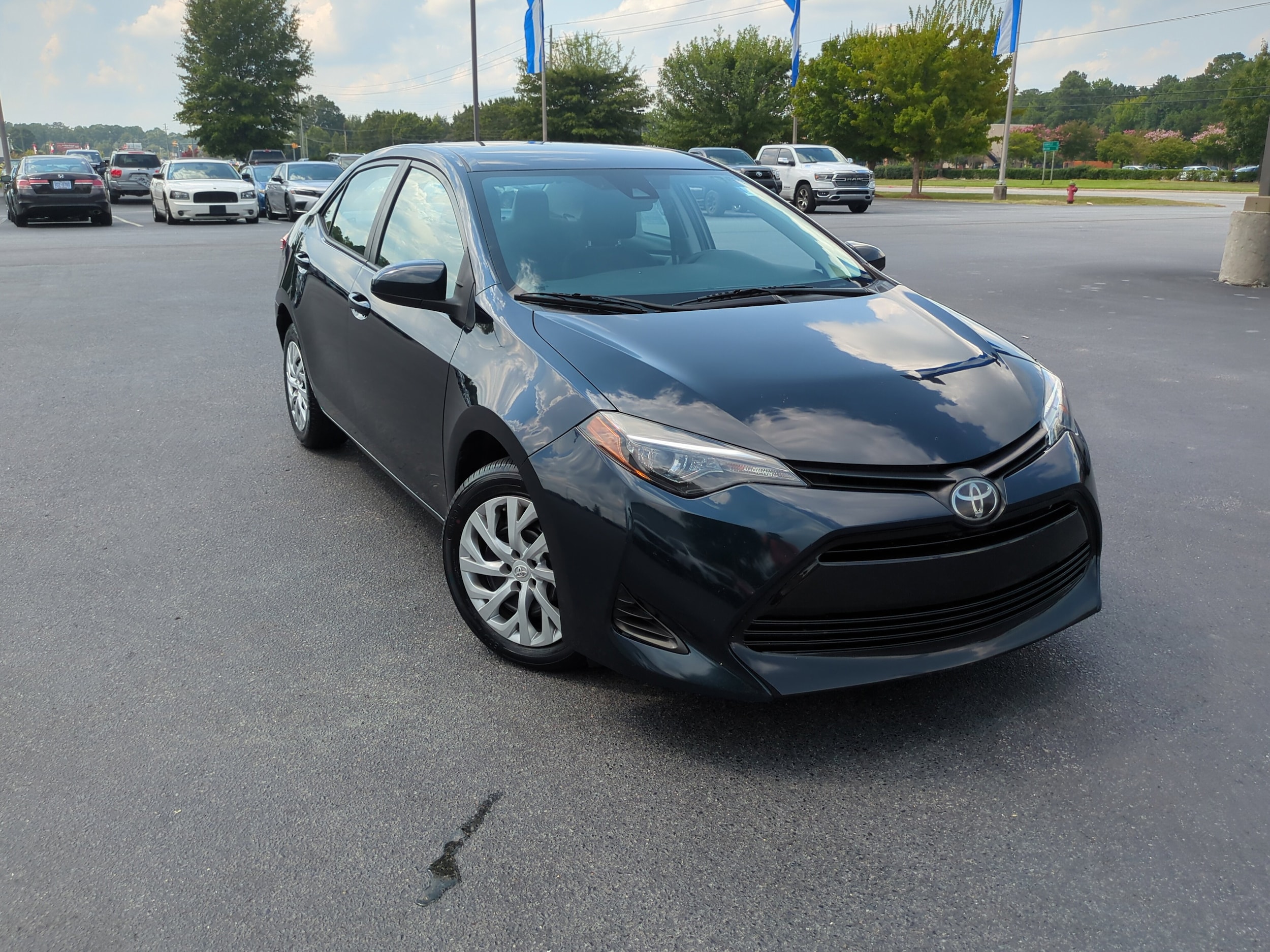 Used 2019 Toyota Corolla LE with VIN 5YFBURHE4KP929294 for sale in Greenville, NC