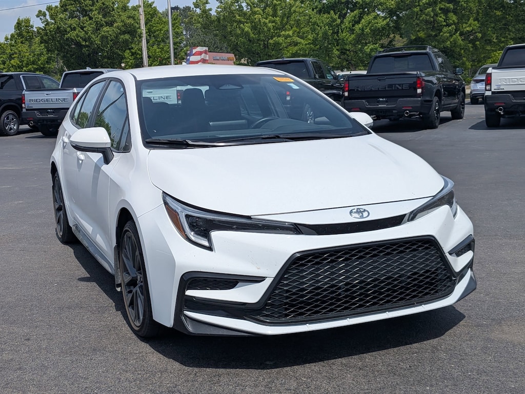 Used 2025 Toyota Corolla SE Sedan