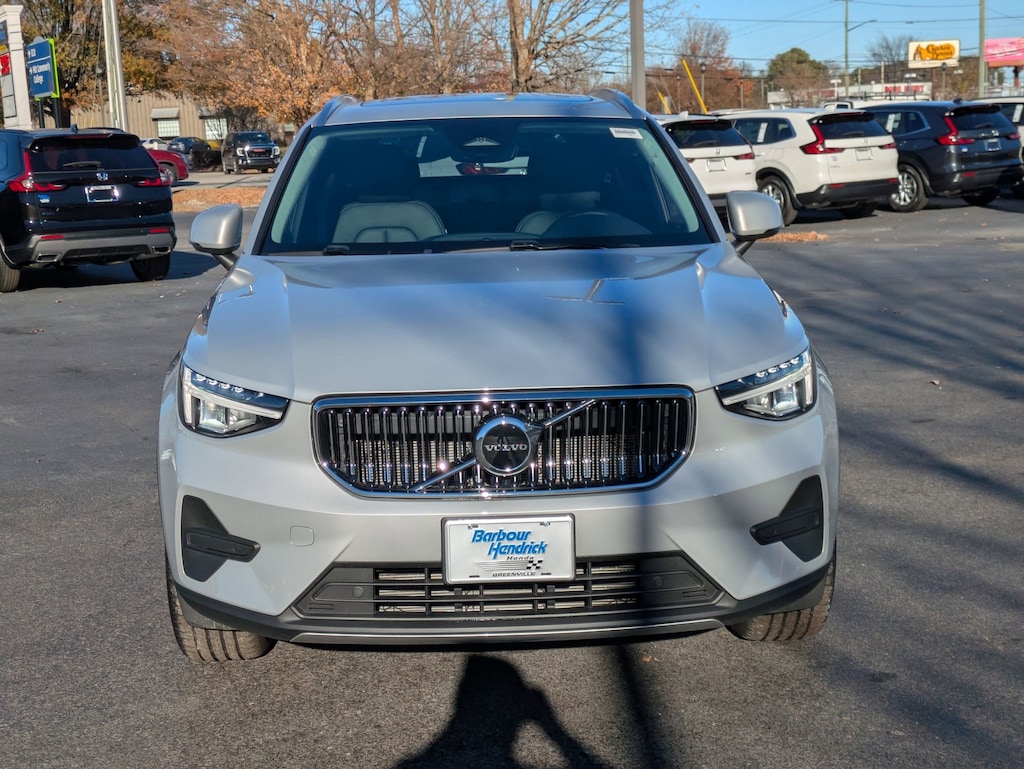 Used 2025 Volvo XC40 B5 Core Bright Theme SUV