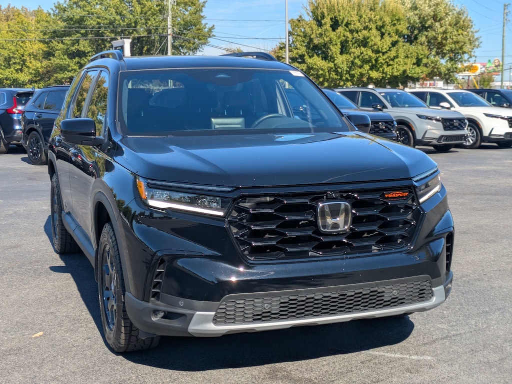 Certified 2025 Honda Pilot TrailSport SUV