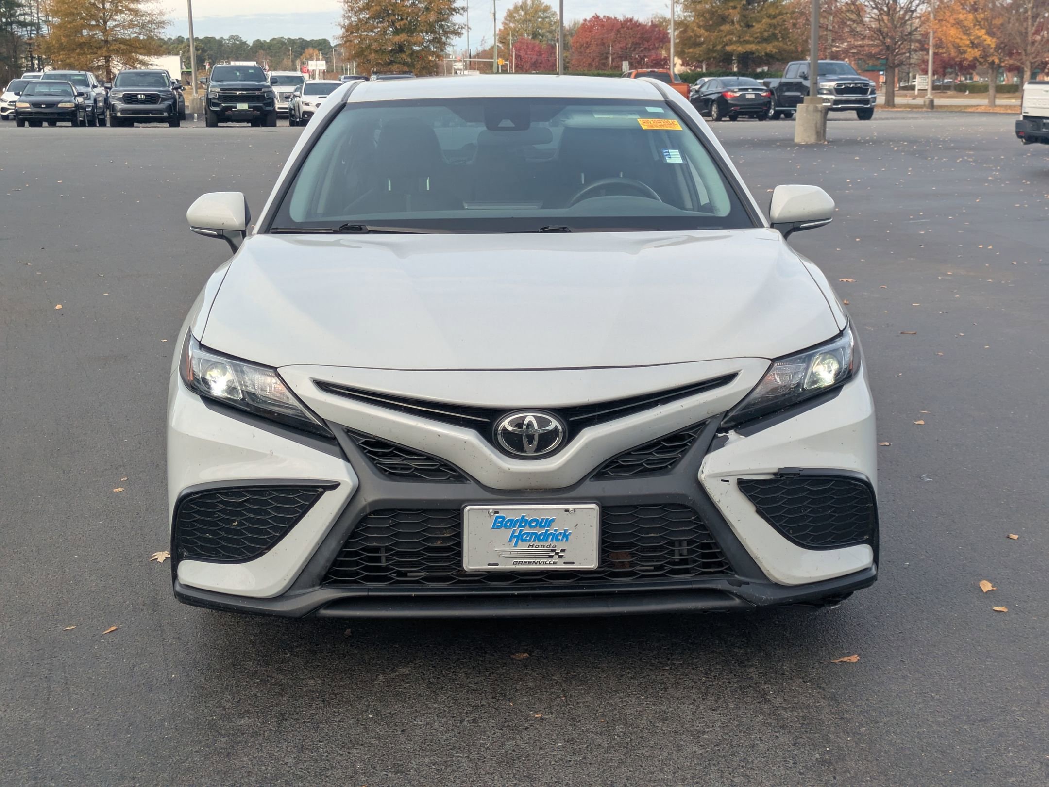 2023 Toyota Camry SE photo 3