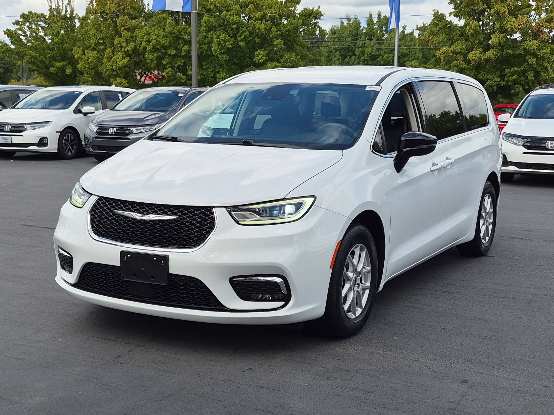Used 2024 Chrysler Pacifica Touring L Van Passenger Van
