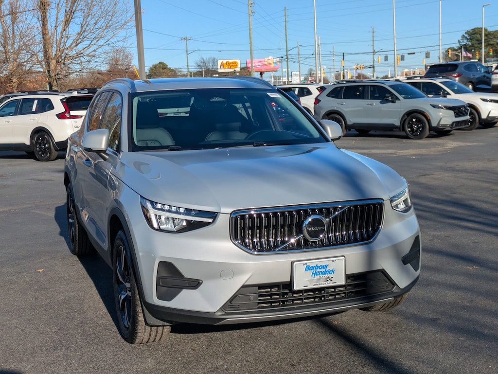 Used 2025 Volvo XC40 B5 Core Bright Theme SUV
