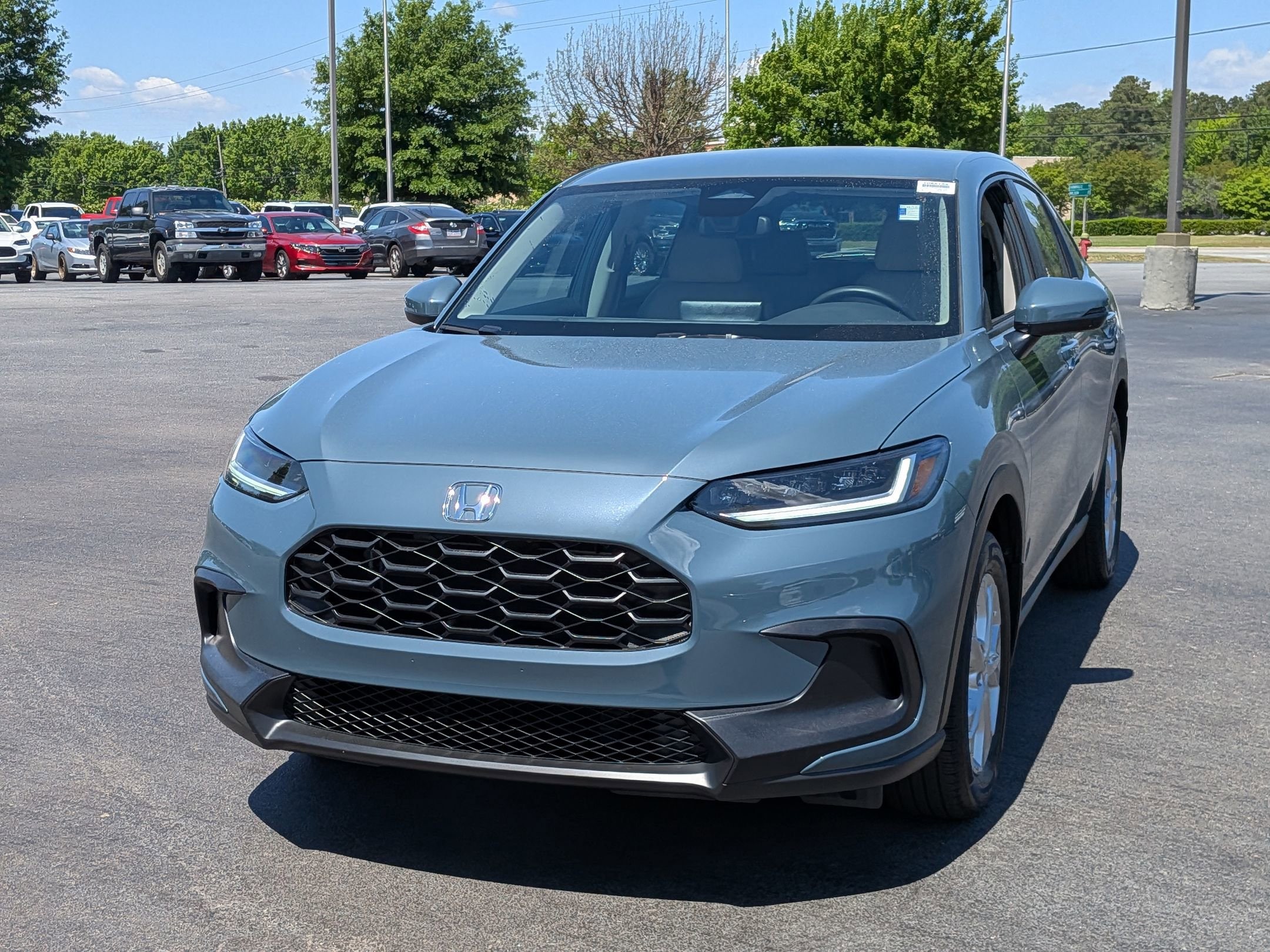 2025 Honda HR-V LX photo 4