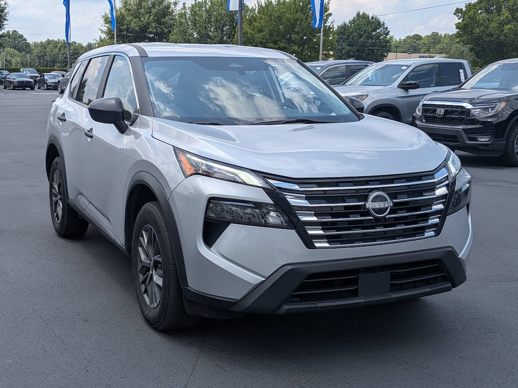 Used 2024 Nissan Rogue S SUV