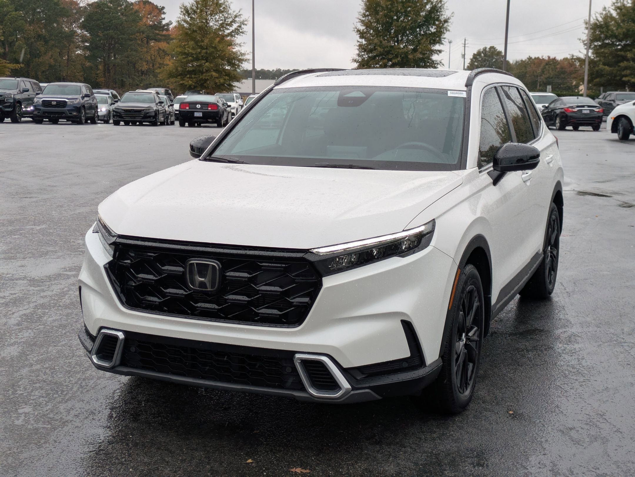 2024 Honda CR-V Hybrid Sport Touring photo 3