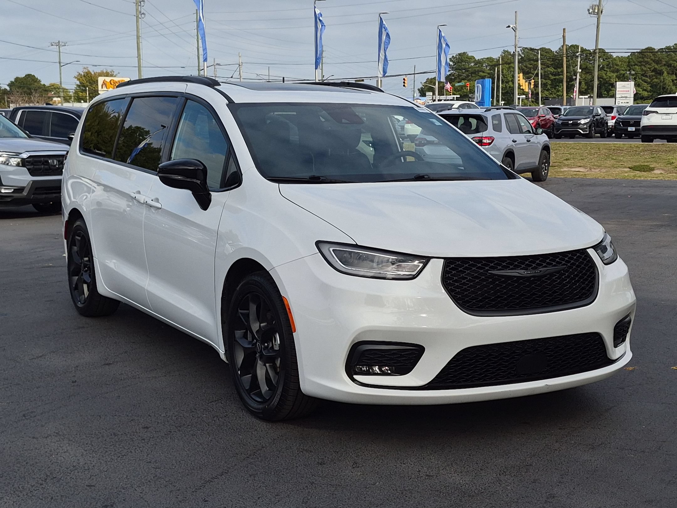 Used 2025 Chrysler Pacifica Limited Van Passenger Van