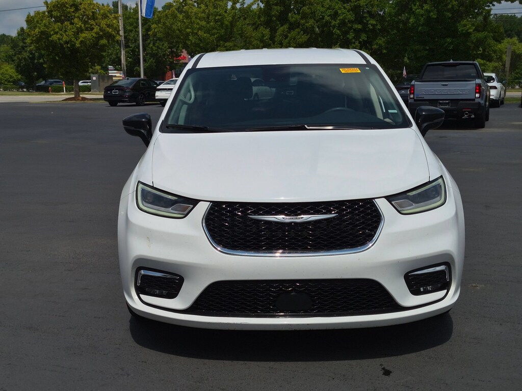 Used 2024 Chrysler Pacifica Touring L Van Passenger Van