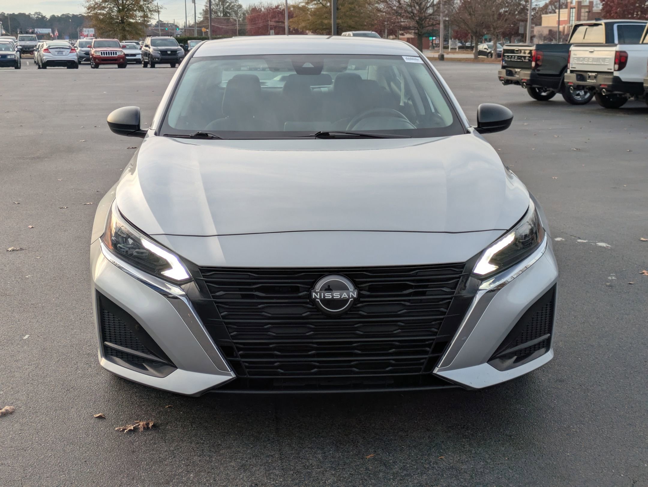 2024 Nissan Altima 2.5 SV photo 2