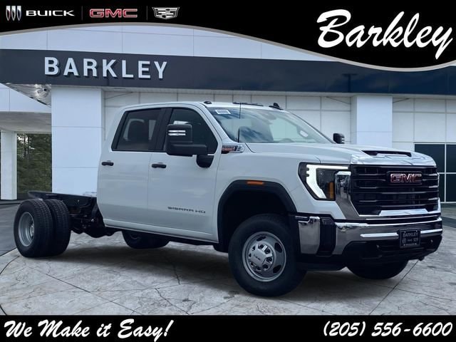 2026 GMC Sierra 4WD Crew Cab Chassis Pro's photo