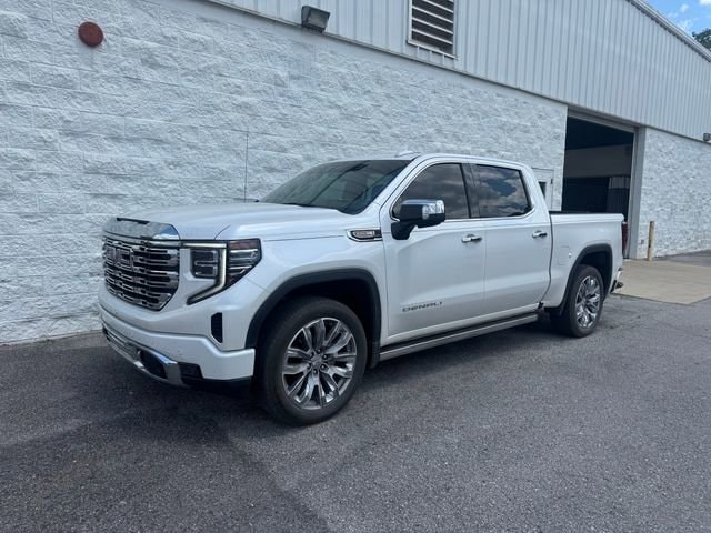 2022 GMC Sierra 4WD Crew Cab Short Box Denali's photo