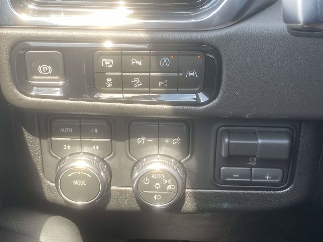 2026 GMC Yukon Denali - Photo 19