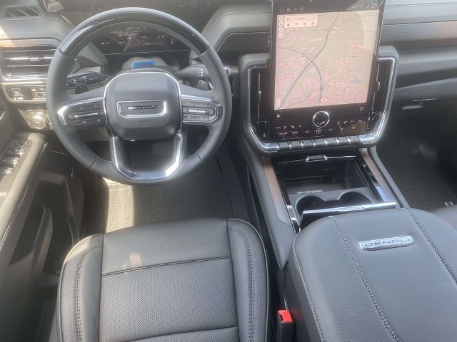 2026 GMC Yukon Denali - Photo 10