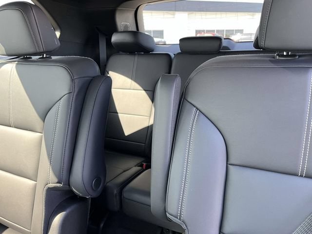 2026 GMC Acadia Elevation - Photo 11