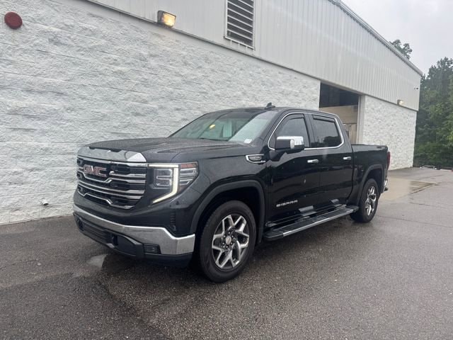 2023 GMC Sierra 4WD Crew Cab Short Box SLT's photo