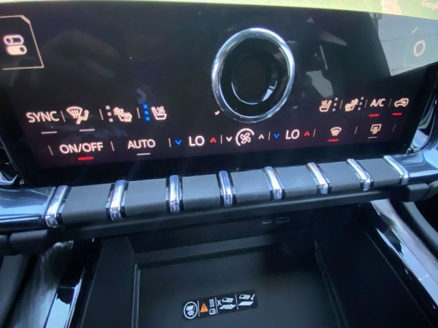 2026 GMC Yukon XL AT4 - Photo 24
