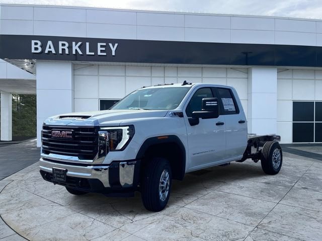 2026 GMC Sierra 2500HD Pro - Photo 5