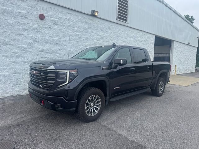 2022 GMC Sierra 4WD Crew Cab Short Box AT4's photo