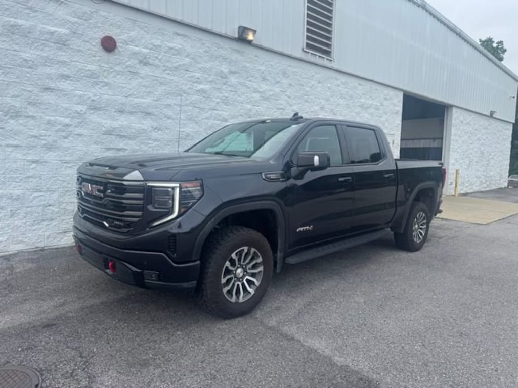 Used 2022 GMC Sierra 1500 AT4 Truck Crew Cab