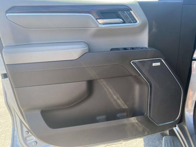 2023 GMC Sierra 1500 SLT - Photo 14